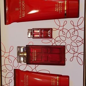 Elizabeth Arden Red Door 2020 holiday set
